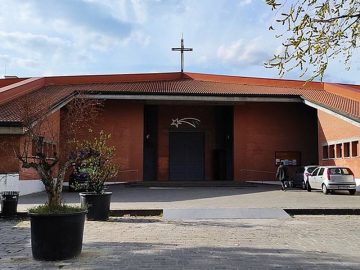 Nella semplicità luminosa della chiesa Maria Madre della Chiesa al Gratosoglio